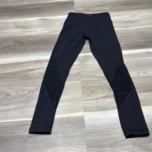 🚩 Aritzia TNA Black Athletic Leggings size XS - Picture 5 of 9